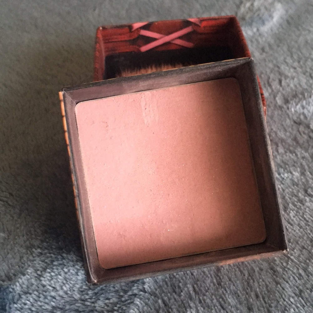 Benefit thrrrob Blush
